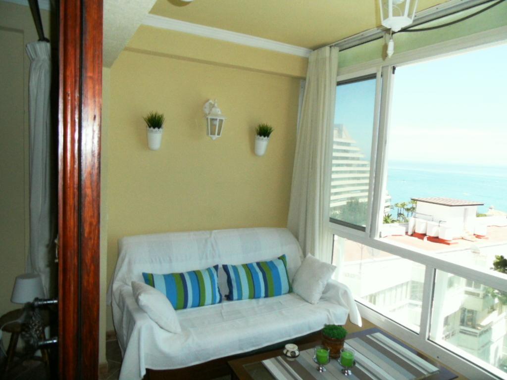 Apartamento Benalmadena Costa Daire Oda fotoğraf